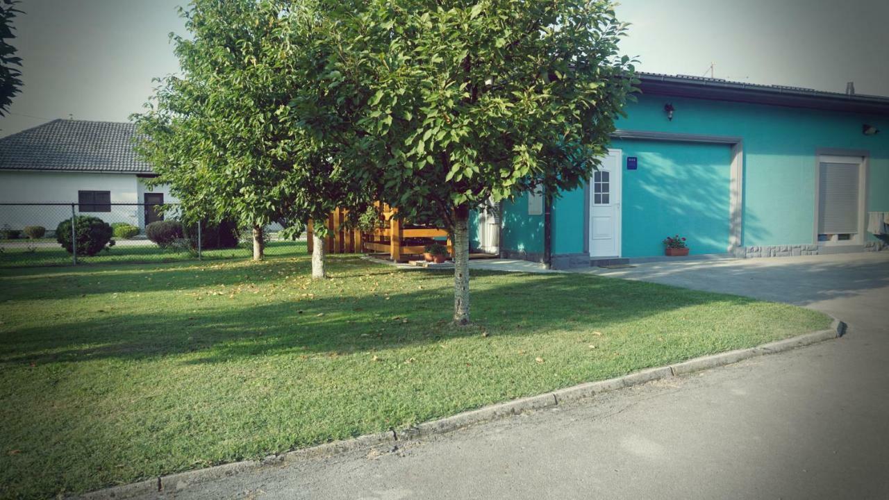 Appartement Studio Apartman Zorkovac à Ozalj Extérieur photo